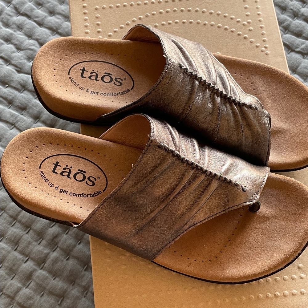 Taos Footwear Metallic Brown Slide Sandals